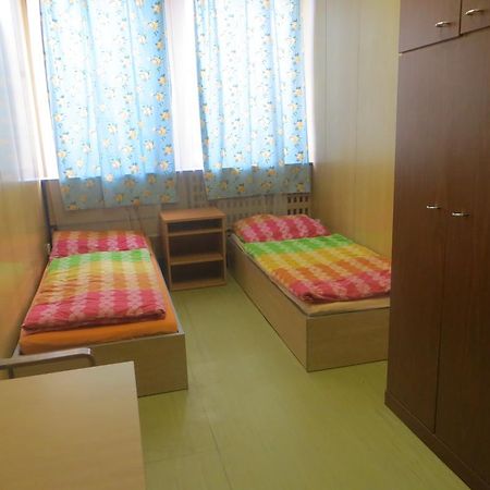 Hostel Monty Říčany Eksteriør billede