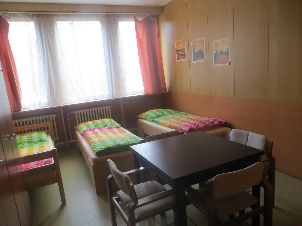 Hostel Monty Říčany Eksteriør billede