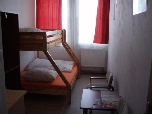 Hostel Monty Říčany Eksteriør billede