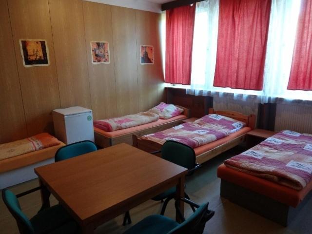 Hostel Monty Říčany Værelse billede