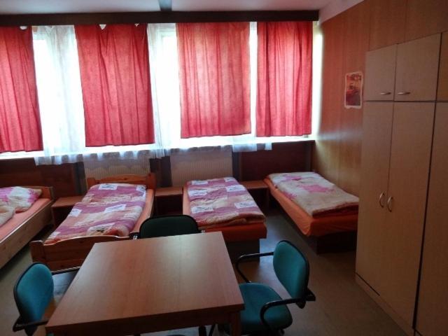 Hostel Monty Říčany Værelse billede