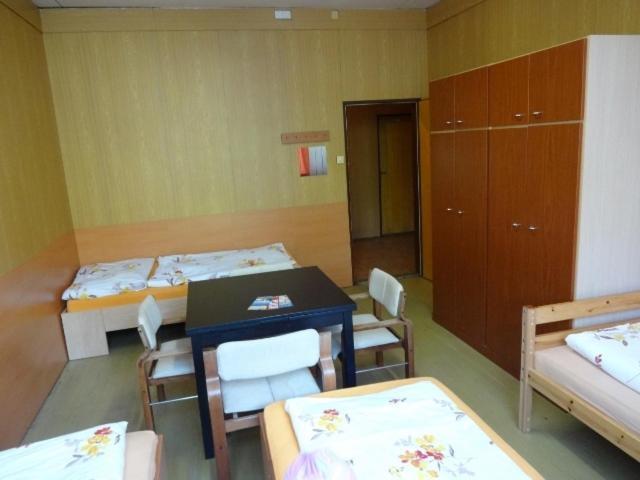 Hostel Monty Říčany Værelse billede
