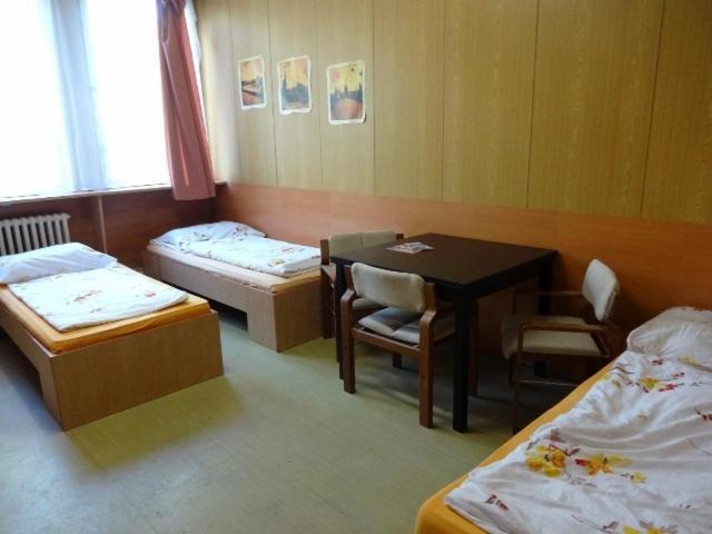 Hostel Monty Říčany Værelse billede